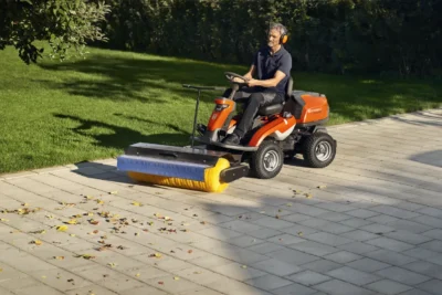 Thermischer Rasenmähertraktor HUSQVARNA R 316TX AWD – Image 3